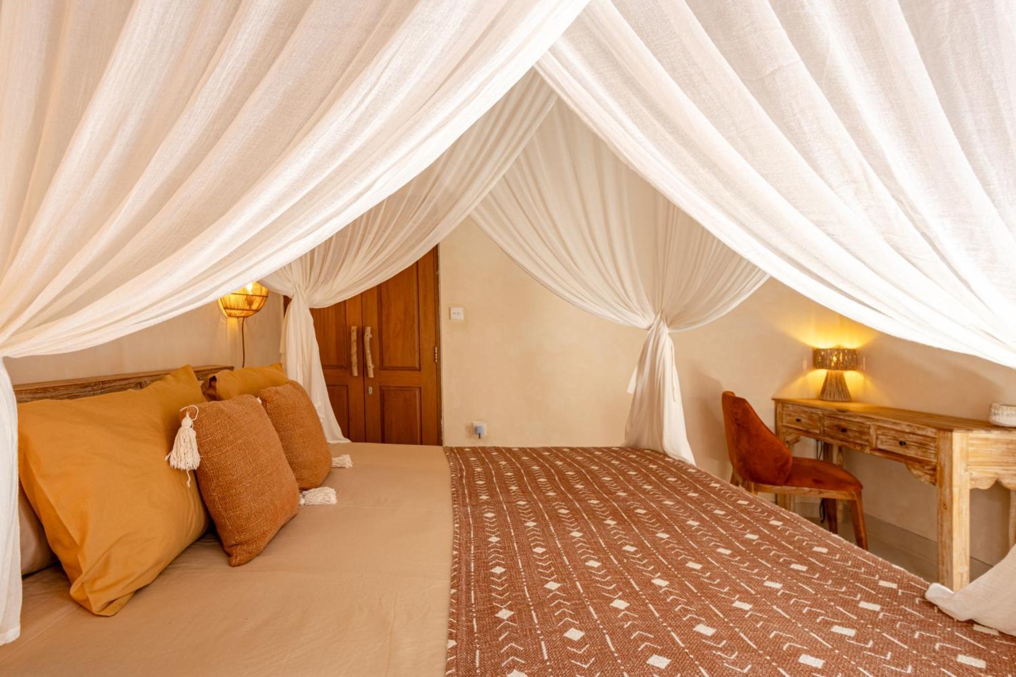 The Pink Joglo, A Cheerful 3Bdr Villa W/Pool And Rice-Field View. Dalung  Ngoại thất bức ảnh